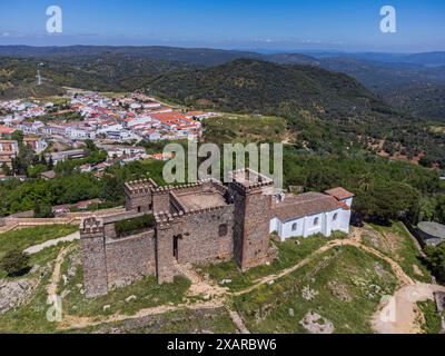 Burg Cortegana, Festung mittelalterlichen Ursprungs, Huelva, Andalusien, Spanien. Stockfoto