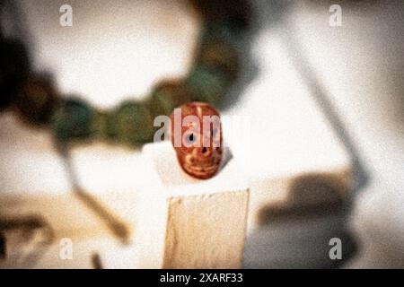 Anhänger in Form eines Schädels, Marmor, Ibero-römische Ära, Minen von Riotinto, Museum Huelva, Huelva, Andalusien, Spanien. Stockfoto