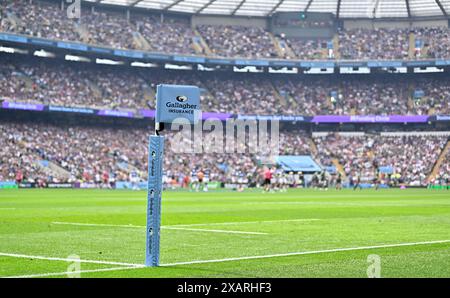 Twickenham, Vereinigtes Königreich. Juni 2024. Gallagher Premiership Rugby Finale. Northampton Saints V Bath Rugby. Twickenham Stadium. Twickenham . Gallagher Versicherungs-Branding auf der Kegelflagge während des Gallagher Premiership Rugby Finales zwischen Northampton Saints und Bath Rugby. Quelle: Sport In Pictures/Alamy Live News Stockfoto