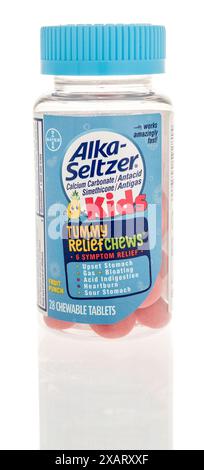 Winneconne, WI - 27. April 2024: Eine Flasche Alka Seltzer Bauchentlastung für Kinder auf einem isolierten Hintergrund. Stockfoto