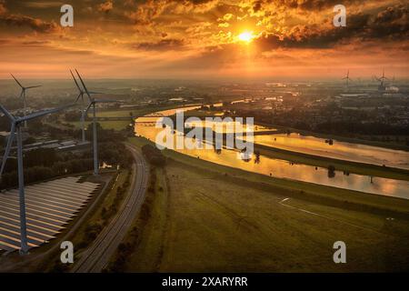 Arnheim, Niederlande. Juni 2024. Niedrige Teile der Auen des Rheins und der IJssel sind überflutet. Durch extreme Regenfälle stieg der Wasserstand in den Flüssen in den Niederlanden an und sie werden in dieser Jahreszeit normalerweise hoch. (Foto: Norbert Voskens/SOPA Images/SIPA USA) Credit: SIPA USA/Alamy Live News Stockfoto