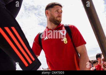 LAGOS, PORTUGAL - 08. JUNI 2024: Wes Burns, die walisische Mannschaft reist in die Slowakei vor dem bevorstehenden internationalen Freundschaftsspiel gegen die Slowakei im Stadion von Anton Malatinský, Slowakei, am 9. Juni. (Bild von John Smith/FAW) Stockfoto