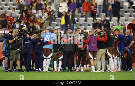 Brüssel, Belgien Juni 2024. Die belgischen Spieler und der belgische Cheftrainer Domenico Tedesco wurden nach einem Freundschaftsspiel zwischen der belgischen Fußballnationalmannschaft Red Devils und der luxemburgischen Nationalmannschaft im King Baudouin Stadion (Stade ROI Baudouin - Koning Boudewijnstadion) am Samstag, den 08. Juni 2024 in Brüssel gezeigt. Die Red Devils bereiten sich auf die bevorstehende Europameisterschaft 2024 in Deutschland vor. BELGA PHOTO VIRGINIE LEFOUR Credit: Belga News Agency/Alamy Live News Stockfoto