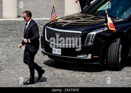 Antonin Burat/Le Pictorium - Staatsbesuch von US-Präsident Joe Biden in Frankreich. Juni 2024. Frankreich/Paris - Begrüßungszeremonie für US-Präsident Joe Biden am Fuße des Triumphbogens während seines Staatsbesuchs in Frankreich am 8. Juni 2024 in Paris. Quelle: LE PICTORIUM/Alamy Live News Stockfoto