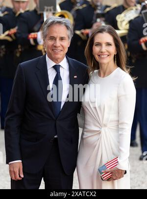 Paris, Frankreich. Januar 2000. Der US-Außenminister Anthony Blinken (L) und Evan Ryan, der Kabinettssekretär des Weißen Hauses, treffen am Samstag, den 8. Juni 2024, in Paris ein, wo der französische Präsident Emmanuel Macron mit dem US-Präsidenten Joe Biden ein staatliches Diner veranstaltete. Foto von Eco Clement/UPI Credit: UPI/Alamy Live News Stockfoto