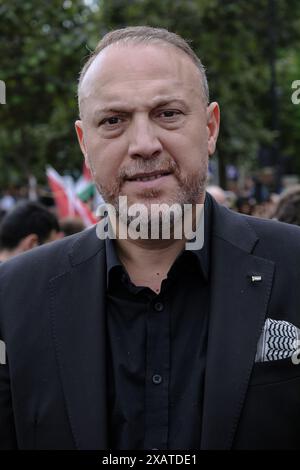 Zehntausende pro-palästinensische Demonstranten marschieren durch London 08 / 06 / 2024 Stockfoto