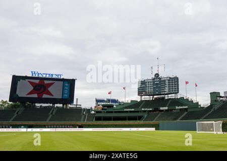 Chicago, Illinois, USA. Juni 2024. Eine allgemeine Ansicht vor dem NWSL Soccer-Spiel zwischen dem Bay FC und den Chicago Red Stars im Wrigley Field in Chicago, Illinois. John Mersits/CSM/Alamy Live News Stockfoto