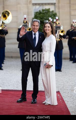 Paris, Frankreich. Juni 2024. Antony Blinken, US-Außenminister, und seine Frau Evan Ryan kamen am 8. Juni 2024 zu einem offiziellen Staatsessen im Rahmen des Staatsbesuchs des US-Präsidenten in Frankreich im Elysee Palace in Paris, Frankreich. Foto: Raphael Lafargue/ABACAPRESS. COM Credit: Abaca Press/Alamy Live News Stockfoto
