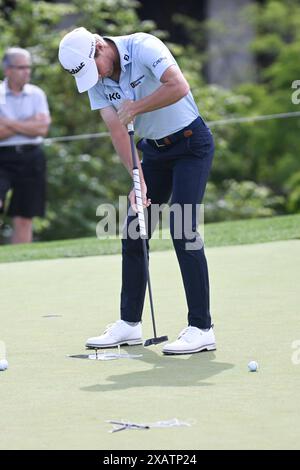 Dublin, Ohio, USA. Juni 2024. Taylor Pendrith (USA) auf dem Putting Green während der dritten Runde beim Memorial Tournament in Dublin, Ohio. Brent Clark/Cal Sport Media/Alamy Live News Stockfoto