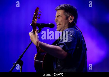 Sevilla, Spanien. Juni 2024. Die Estopa-Gruppe gibt am 08. Juni 2024 ein Konzert im La Cartuja-Stadion zum 25-jährigen Bestehen der Musik in Sevilla, Spanien. (Foto: Jose Luis Contreras/Dax Images) (Foto: DAX Images/NurPhoto) Credit: NurPhoto SRL/Alamy Live News Stockfoto