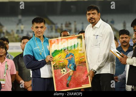 Kalkutta, Ciudad de Mexico, Indien. Juni 2024. Sunil Chhetri von der indischen Nationalmannschaft, wird während einer Willkommenszeremonie vom indischen Fußballverband empfangen, bevor die indischen Fußballverbände gegen Afghanistan antreten. Am 6. Juni 2024 in Kalkutta, Indien. (Credit Image: © Dipa Chakraborty/eyepix via ZUMA Press Wire) NUR REDAKTIONELLE VERWENDUNG! Nicht für kommerzielle ZWECKE! Stockfoto