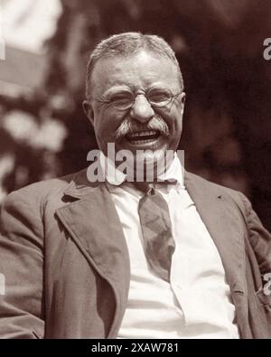 US-Präsident Theodore 'Teddy' Roosevelt (1858-1919) lacht am oder um den 17. Juni 1919. (USA) Stockfoto