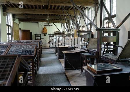 Reihe von Druckmaschinen im Plantin-Moretus-Museum in Antwerpen Stockfoto