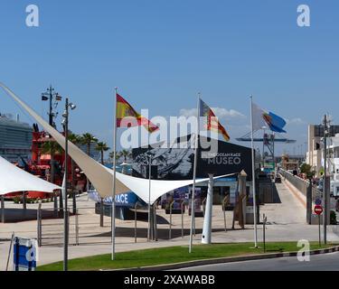 ALICANTE, SPANIEN - 21. MAI 2024: Außenansicht des Ocean Race Museum am Levante Pier Stockfoto