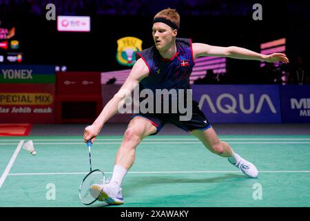 Jakarta, Indonesien. Juni 2024. Anders ANTONSEN aus Dänemark im Einzelspiel am 5. Tag der Kapal API Indonesia Open gegen Kunlavut VITIDSARN aus Thailand im Istora Gelora Bung Karno am 8. Juni 2024 in Jakarta, Indonesien Credit: IOIO IMAGES/Alamy Live News Stockfoto