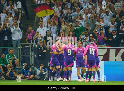 Mönchengladbach, Deutschland. Juni 2024. Pascal Gross, DFB 5 feiert sein Tor 2-1, Happy, lagh, Celebration, mit David Raum, DFB 3 Nico Schlotterbeck, DFB 3 Niclas Fuellkrug, DFB 9 Jamal Musiala, DFB 10 Leroy SANE, DFB 19 im Freundschaftsspiel DEUTSCHLAND - GRIECHENLAND 2-1 in Vorbereitung auf die Europameisterschaft 2024 am 3. Juni 2024 in Nürnberg. Fotograf: ddp Images/STAR-Images Credit: ddp Media GmbH/Alamy Live News Stockfoto