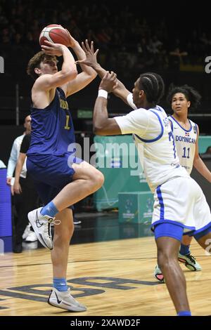 Tyler Kropp (Argentinien) gegen die Dominikanische Republik. FIBA Basketball Americup U18 - Buenos Aires 2024 Stockfoto