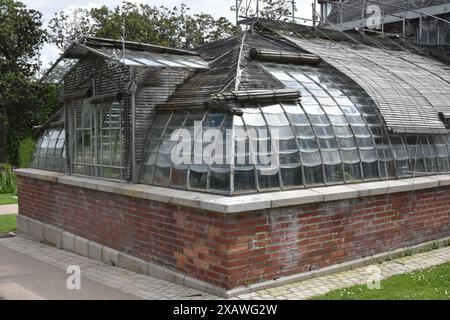 Die Nantes Pflanzen Garten See, Spaziergang, das Gewächshaus und die Wasserstrahlen Stockfoto