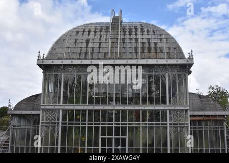 Die Nantes Pflanzen Garten See, Spaziergang, das Gewächshaus und die Wasserstrahlen Stockfoto