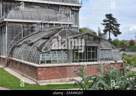 Die Nantes Pflanzen Garten See, Spaziergang, das Gewächshaus und die Wasserstrahlen Stockfoto