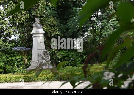 Die Nantes Pflanzen Garten See, Spaziergang, das Gewächshaus und die Wasserstrahlen Stockfoto