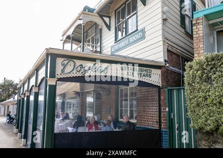Watsons Bay Sydney, Doyles on the Beach Fisch- und Meeresfrüchterestaurant mit Hafenblick, Sydney, NSW, Australien Stockfoto