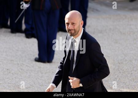 Paris, Frankreich. Juni 2024. Stanislas Guerini, Minister für Transformation und öffentlichen Dienst   der französische Präsident Emmanuel Macron und seine Frau Brigitte Macron empfangen US-Präsident Joe Biden und seine Frau Jill Biden am 8. Juni 2024 im Elysee-Präsidentenpalast in Paris, Frankreich. Quelle: Bernard Menigault/Alamy Live News Stockfoto