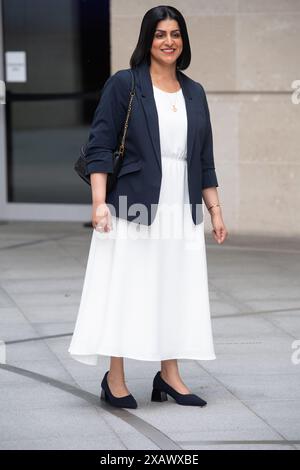 London, Großbritannien. Juni 2024. Shabana Mahmood – Shadow Secretary of State for Justice of the United Kingdom verlässt das BBC Broadcasting House, nachdem es am Sonntag mit Laura Kuenssberg erschienen ist. Quelle: Justin Ng/Alamy Live News Stockfoto