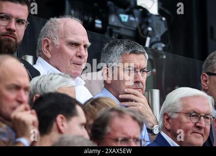 BundesprŠsident Frank Walter Steinmeier mit Ehrenpräsident Bayern München Uli Hoeness Herbert Hainer Präsident Bayern München Frauen vs VFL Wolfsburg Fußball DFB Pokal Finale Saison 2023 / 2024 Frauen Fußball Copyright by : Sampics Photographie Bierbaumstrasse 6 81243 MŸnchen TEL.: ++49/89/82908620 , FAX : ++49/89/82908621 , E-Mail : sampics@t-online.de Bankverbindung : Hypovereinsbank MŸnchen Konto : 1640175229 , BLZ 70020270 IBAN : DE78700202701640175229 BIC : HYVEDEMMXXX weitere Motive finden sie unter : www.augenklick.de Stockfoto