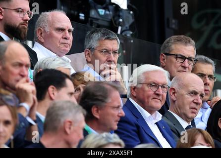 BundesprŠsident Frank Walter Steinmeier mit Ehrenpräsident Bayern München Uli Hoeness FC Bayern München Frauen vs VFL Wolfsburg d« Jan Christian Dreesen FC Bayern MŸnchen und Bernd Neuendorf, Präsident des DFB Fussball DFB Pokal Finale Saison 2023 / 2024 Frauen Fussball Copyright by : Sampics Photographie Bierbaumstrasse 6 81243 MŸnchen TEL.: ++49/89/82908620 , FAX : ++49/89/82908621 , E-Mail : sampics@t-online.de Bankverbindung : Hypovereinsbank MŸnchen Konto : 1640175229 , BLZ 70020270 IBAN : DE78700202701640175229 BIC : HYVEDEMMXXX weitere Stockfoto