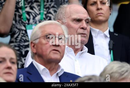 BundesprŠsident Frank Walter Steinmeier mit Ehrenpräsident Bayern München Uli Hoeness FC Bayern München Frauen vs VFL Wolfsburg Fussball DFB Pokal Finale Saison 2023 / 2024 Frauen Fussball Google Pixel Frauen-Bundesliga Copyright by : Sampics Photographie Bierbaumstrasse 6 81243 MŸnchen TEL.: ++49/89/82908620 , FAX : ++49/89/82908621 , E-Mail : sampics@t-online.de Bankverbindung : Hypovereinsbank MŸnchen Konto : 1640175229 , BLZ 70020270 IBAN : DE78700202701640175229 BIC : HYVEDEMMXXX weitere Motive finden sie unter : www.augenklick.de Stockfoto