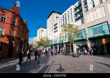 Das Hayes and the New St Davids 2 Shopping Centre im Stadtzentrum von Cardiff, gebadet in Herbstsonne unter blauem Himmel.5/11/12 Stockfoto