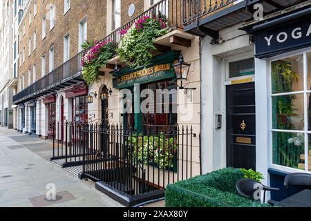 London, England – August 2023. 221B Baker Street ist die Londoner Adresse des fiktiven Detektivs Sherlock Holmes, der vom Autor Sir Arthur Conan geschaffen wurde Stockfoto