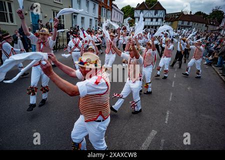 Thaxted Morris Weekend Thaxted Essex England 1-2 Juni 2024 Hunderte Morris Männer und Morris Frauen aus ganz Großbritannien sind auf Thaxted in North Wes gestorben Stockfoto