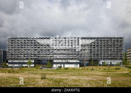 Niels Bohr Bygningen (Niels Bohr Building), Teil der Universität Kopenhagen, entworfen von Vilhelm Lauritzen Arkitekter, 2023; Kopenhagen, Dänemark Stockfoto