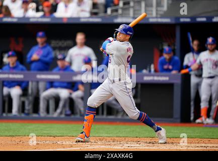 Brandon Nimmo von New York Mets schlägt während des zweiten Spiels der MLB London Series im London Stadium. Bilddatum: Sonntag, 9. Juni 2024. Stockfoto