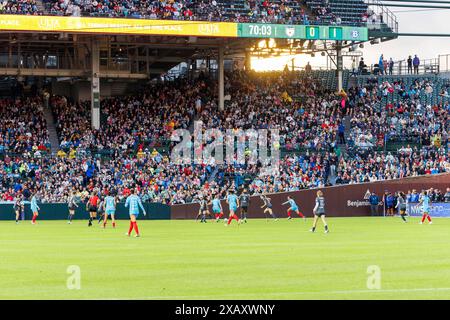 Chicago, Illinois, USA. Juni 2024. Eine allgemeine Ansicht während der NWSL Soccer-Action zwischen dem Bay FC und den Chicago Red Stars im Wrigley Field in Chicago, Illinois. John Mersits/CSM/Alamy Live News Stockfoto