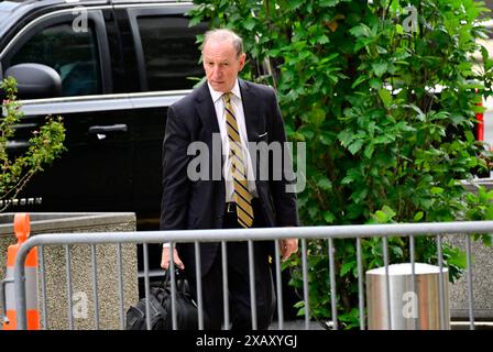 Wilmington, Usa. Juni 2024. Anwalt Abbe Lowell kommt vor Hunter Biden und seiner Frau Melissa Cohen Biden im J. Caleb Boggs Federal Building in Wilmington, Delaware, zum vierten Tag seiner Verhandlung wegen angeblich illegalen Besitzes einer Handpistole und Lügen über seinen Drogenkonsum, als er die Waffe 2018 kaufte. am Donnerstag, den 6. Juni 2024. - Einschränkung: KEINE tägliche Post. KEINE New York oder New Jersey Zeitungen oder Zeitungen im Umkreis von 75 Meilen um New York City - Foto von Ron Sachs /CNP/ABACAPRESS. COM Credit: Abaca Press/Alamy Live News Stockfoto