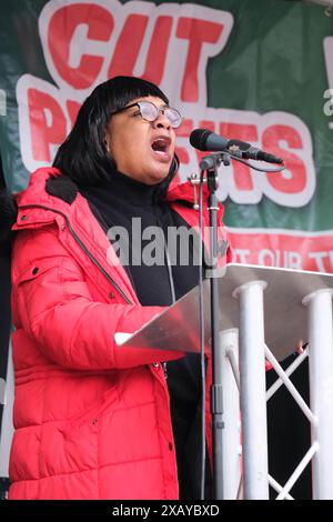 London, Großbritannien. November 2022. Diane Abbot spricht bei der Volksversammlung an den Tausenden von Anhängern der Gewerkschaften. Credit Mark Lear/Alamy Stockfoto