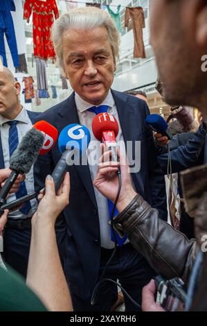 Rathaus (Atrium), Spui 70, Den Haag, Niederlande. Donnerstag, 6. Juni 2024. PVV-Führer Geert Wilders, gab heute Morgen seine Stimme im City Hal ab Stockfoto