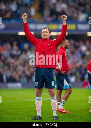 Stamford Bridge Stadium, Großbritannien. Juni 2024. Tom Hiddleston während der UNICEF SoccerAid Charity-Veranstaltung zwischen England XL und der World XI im Stamford Bridge Stadium in London, England, 9. Juni 2024 | Foto: Jayde Chamberlain/SPP. Jayde Chamberlain/SPP (Jayde Chamberlain/SPP) Credit: SPP Sport Press Photo. /Alamy Live News Stockfoto