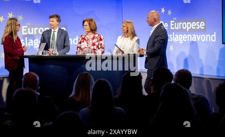 Niederlande. Juni 2024. DIE HAAG-D66-Parteivorsitzenden Gerben-Jan Gerbrandy, Marit Maij (PvdA GroenLinks) und Jeannette Baljeu (VVD) während des European Results abends der Europawahlen in Nieuwspoort. Sonntag war der letzte Tag der Abstimmung in Europa. ANP ROBIN UTRECHT niederlande Out - belgien Out Credit: ANP/Alamy Live News Stockfoto