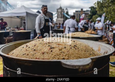 Ein Koch beim Usbek Culture and Food Festival in London. Stockfoto