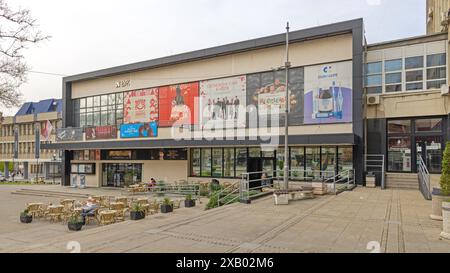 Belgrad, Serbien - 31. März 2024: Theater für darstellende Künste Vuk Karadzic im Zentrum der Hauptstadt am Frühlingstag. Stockfoto