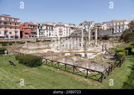 Das Macellum von Pozzuoli ist seit langem der genaueste metrische Index zur Messung von Bradyseismus. Stockfoto