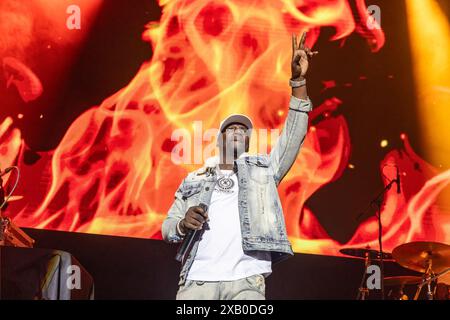 Milwaukee, USA. Juni 2024. Sänger Akon während des Wiscansin fest at the Rave am 8. Juni 2024 in Milwaukee, Wisconsin (Foto: Daniel DeSlover/SIPA USA) Credit: SIPA USA/Alamy Live News Stockfoto