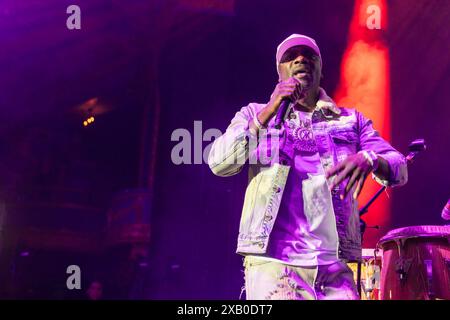 Milwaukee, USA. Juni 2024. Sänger Akon während des Wiscansin fest at the Rave am 8. Juni 2024 in Milwaukee, Wisconsin (Foto: Daniel DeSlover/SIPA USA) Credit: SIPA USA/Alamy Live News Stockfoto