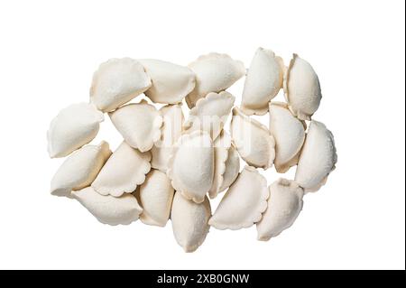 Rohe gefrorene Teigtaschen auf einem Küchentisch. Isoliert auf weißem Hintergrund. Stockfoto