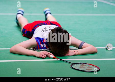 Jakarta, Indonesien. Juni 2024. CHEN Yu Fei aus China reagiert, nachdem er am 6. Tag der Kapal API Indonesia Open gegen EINEN SE Young aus Südkorea im Istora Gelora Bung Karno am 9. Juni 2024 in Jakarta, Indonesien, das Finale gewonnen hat Credit: IOIO IMAGES/Alamy Live News Stockfoto