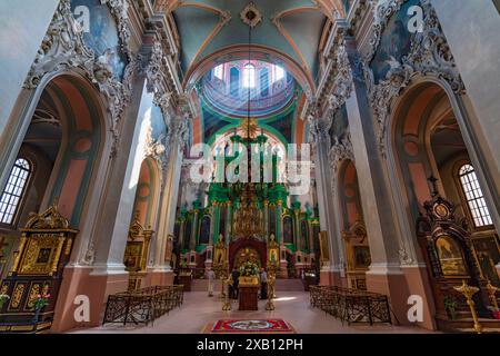 Das Innere der orthodoxen Kirche des Heiligen Geistes in Vilnius, Litauen Stockfoto